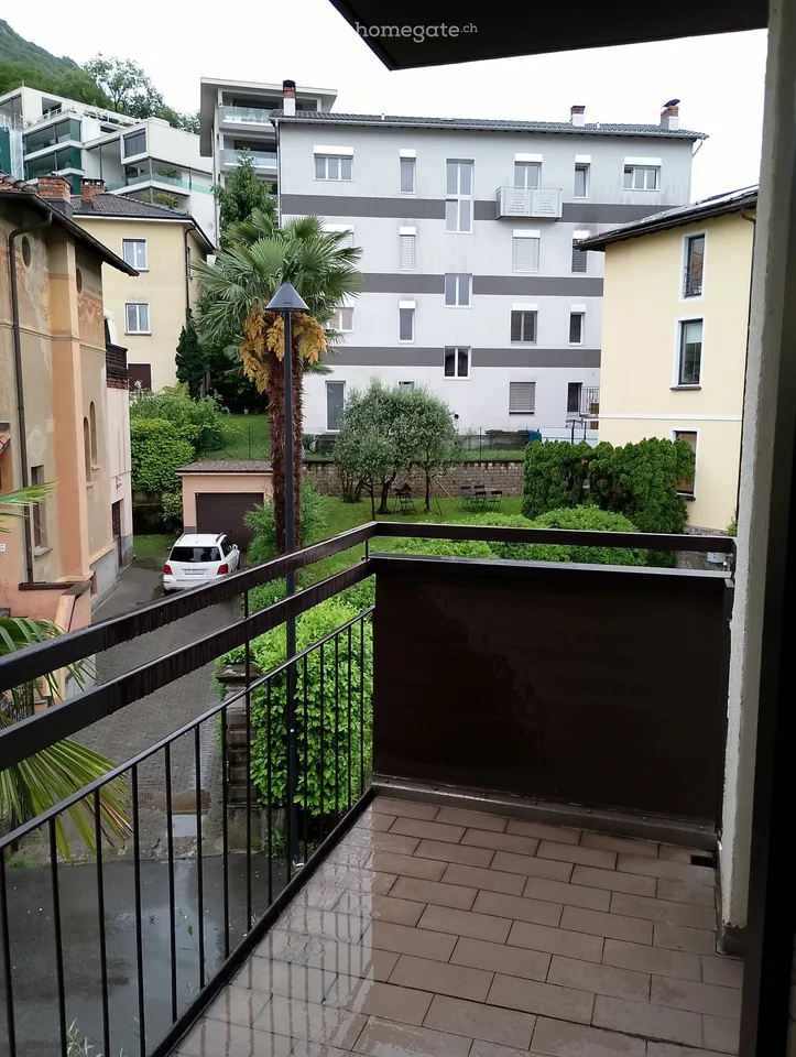 Geräumige, sonnige und renovierte Wohnung – Foto 3 von 5