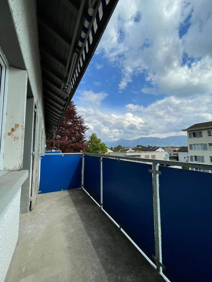 Charmante 4-Zimmer-Wohnung mit Balkon in ruhiger Lage – Foto 4 von 11