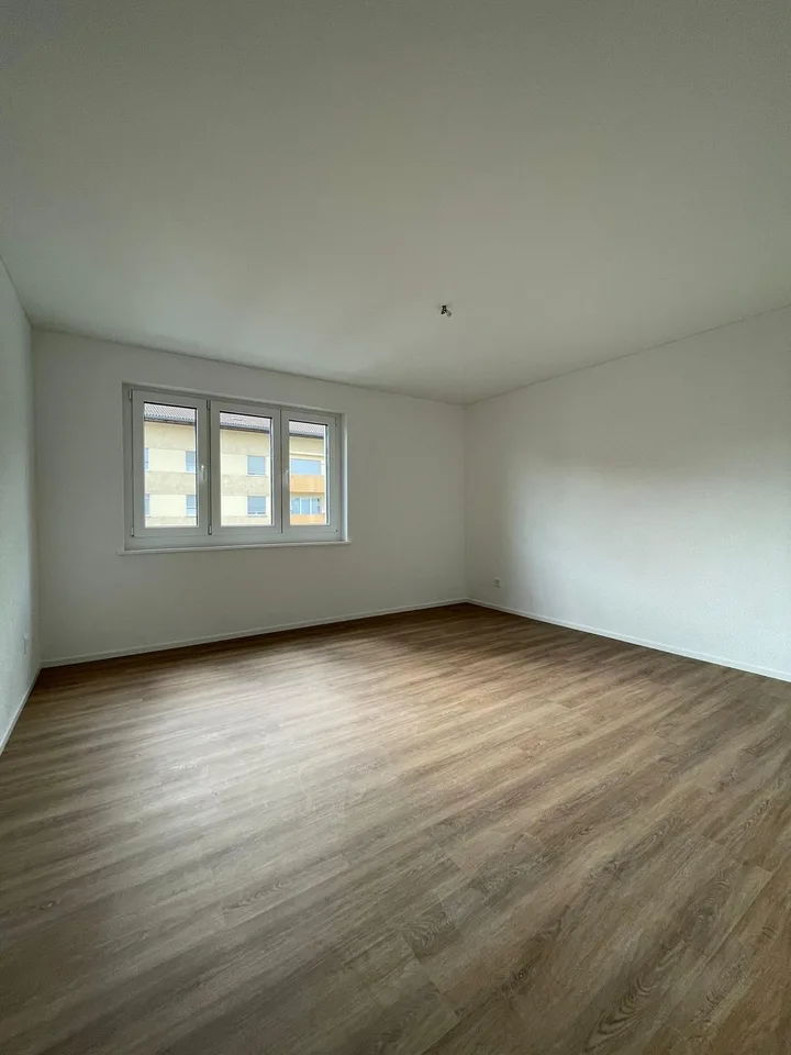 Charmante 4-Zimmer-Wohnung mit Balkon in ruhiger Lage – Foto 7 von 11