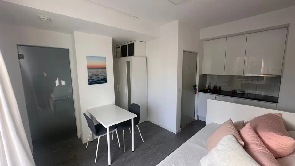 Studio mit Balkon an ruhiger Lage – Foto 3 von 5