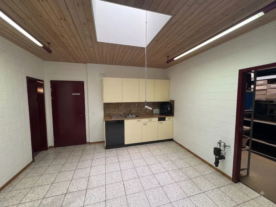 366m² - Modern office space – bright, flexible & top connected in Münsingen – photo 5 of 11
