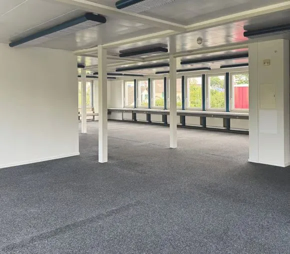 Affordable office space with 318 m² – ideal for SMEs or combination with storage – photo 3 of 15