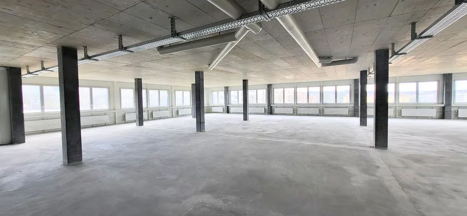 1500m² - Flexible office space on the A1 – photo 2 of 15