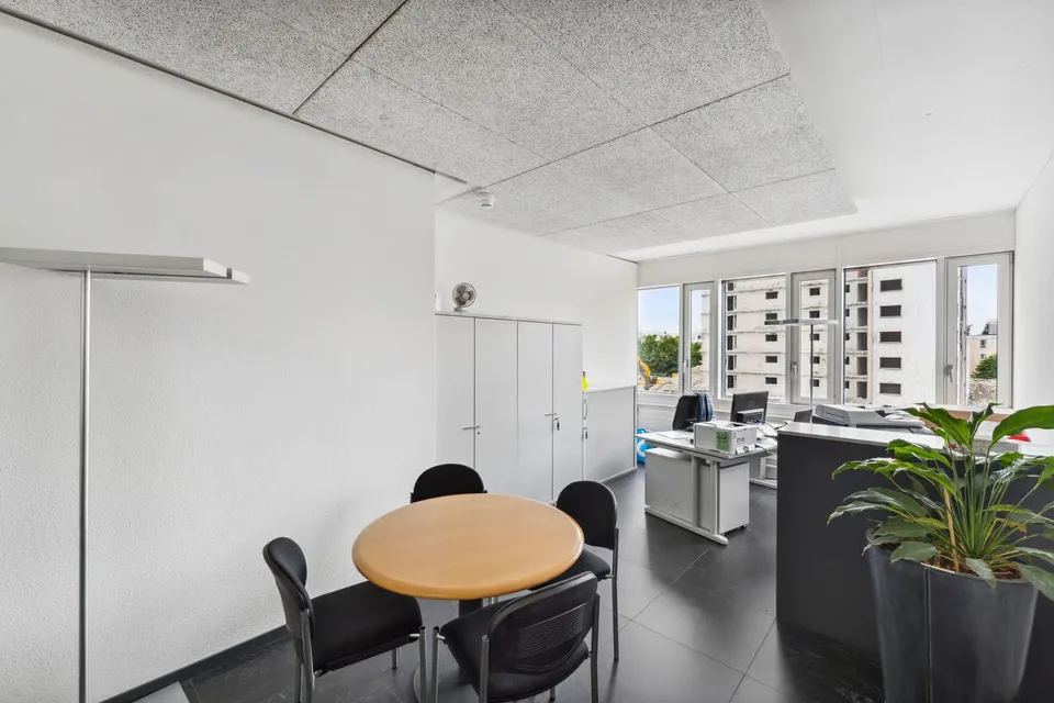 266m² - Modern office spaces in the heart of Zollikofen – photo 3 of 14