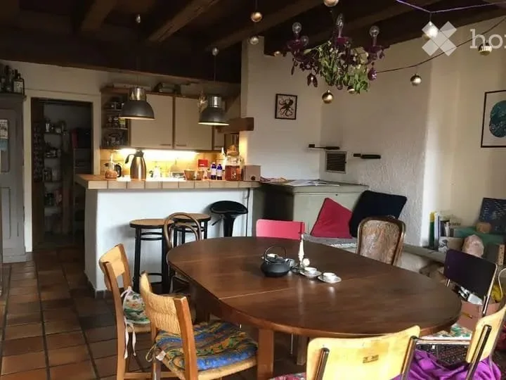 Charming 5-room apartment in a renovated farm