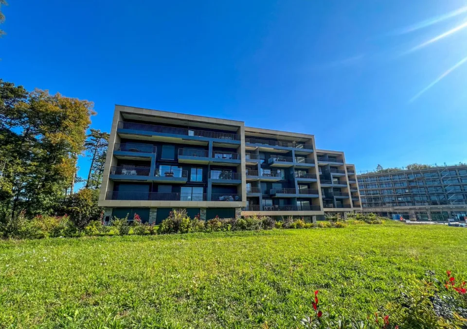 4,5-Zimmer-Wohnung MIT ATEMBERAUBENDER AUSSICHT MOBILIERT