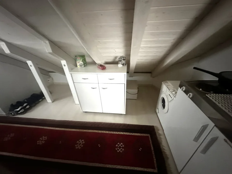 Charmant appartement mansardé 1 pièce à Gutenswil