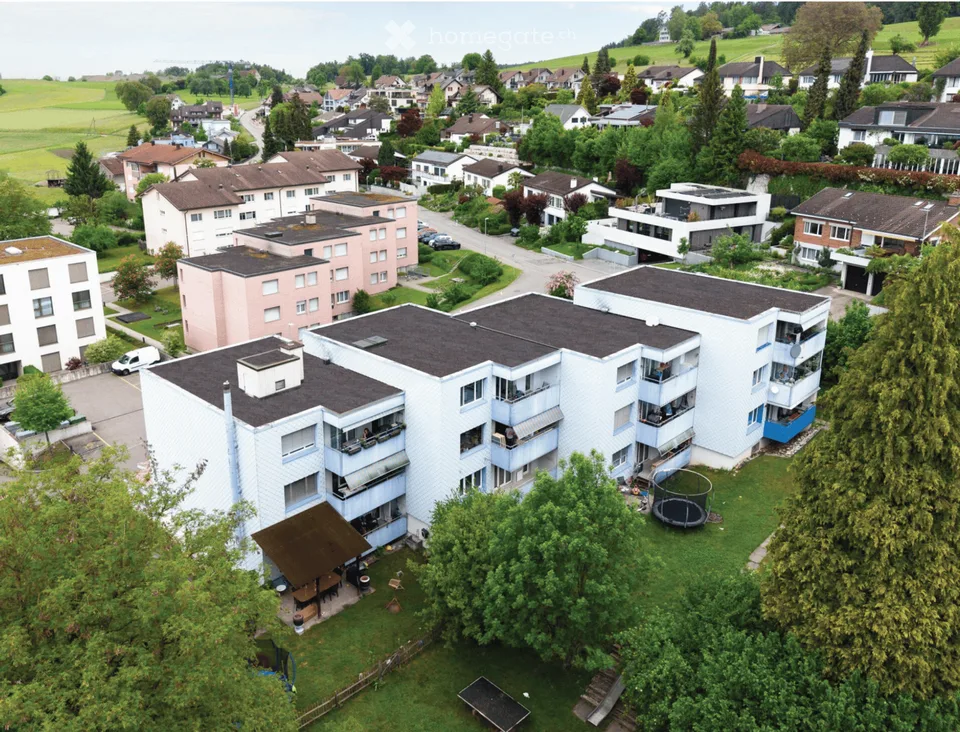 Appartamento luminoso 3.5 locali con balcone a Gossau ZH – disponibile immediatamente!