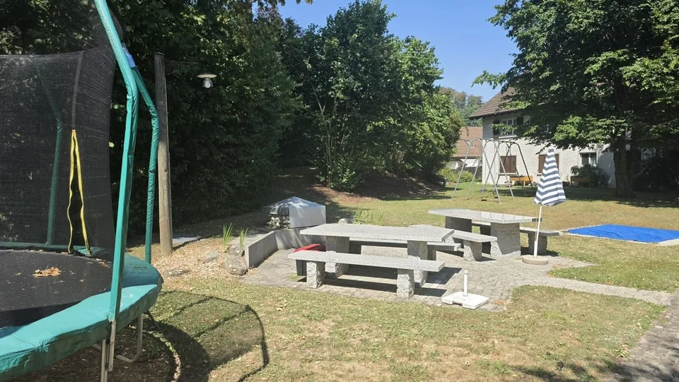 Charmante 5.5-Zimmer-Dachwohnung in Nürensdorf – Sofort verfügbar! – Foto 7 von 9
