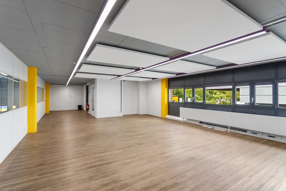 Spazi commerciali e di ufficio polivalenti con oltre 1.150 m² di spazio utilizzabile – foto 8 di 17