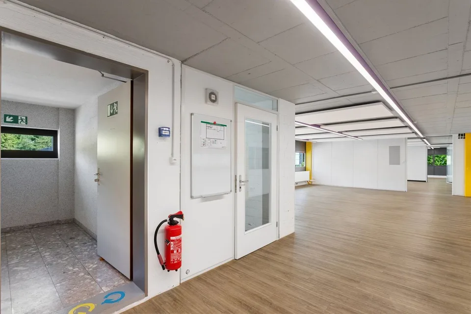 Spazi commerciali e di ufficio polivalenti con oltre 1.150 m² di spazio utilizzabile – foto 10 di 17