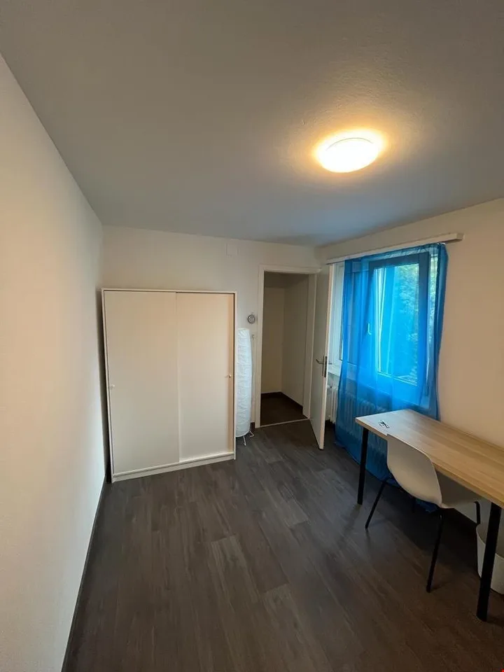 «WG-Zimmer inkl. Möbel, Strom und Internet - Mitten in Visp»