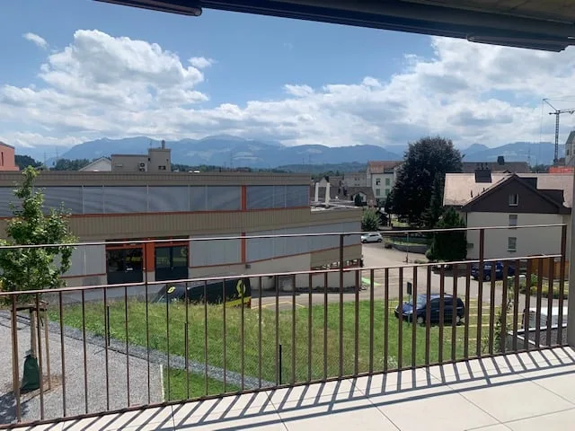 Attractive 2 1/2-room apartment in a central and quiet residential area