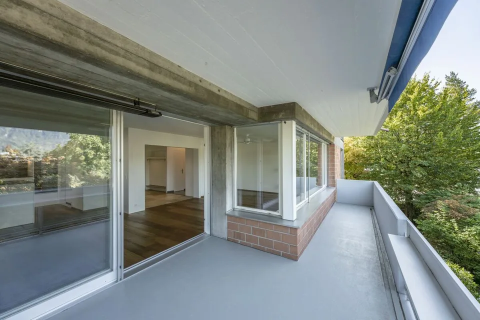 Sonnige 3.5-Zimmer-Wohnung mit Bergsicht & Garagenplatz – Foto 6 von 12