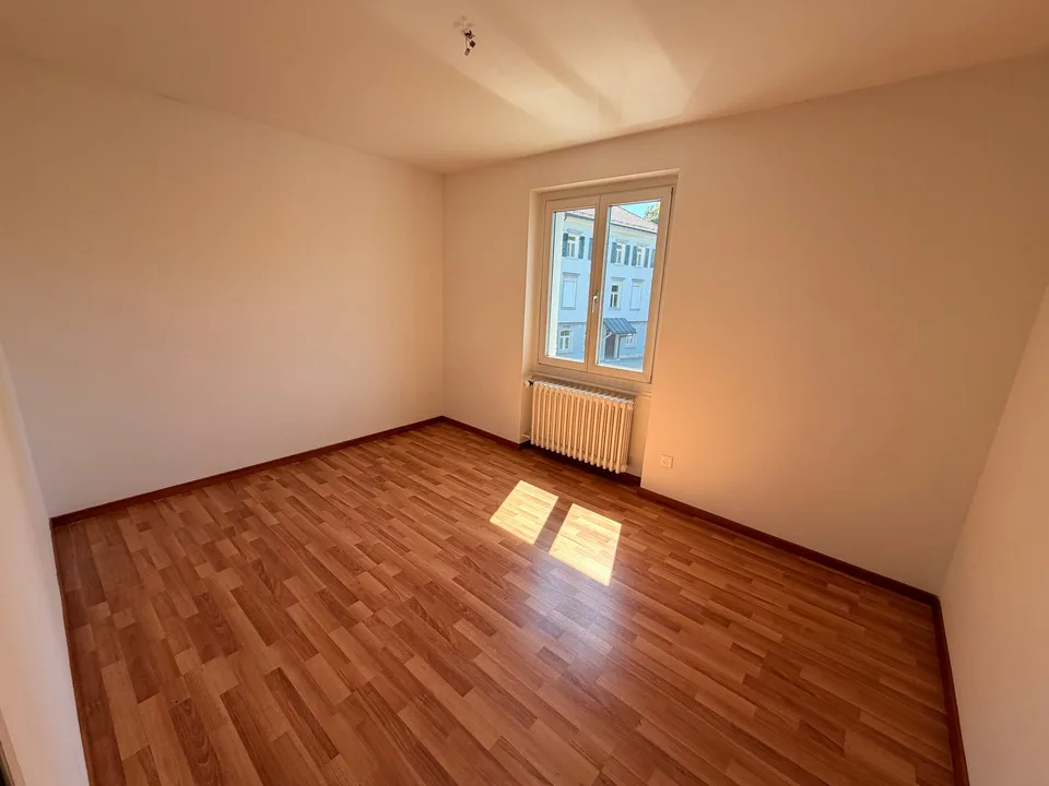 Appartement lumineux 4 pièces avec balcon et belle vue à Herisau
