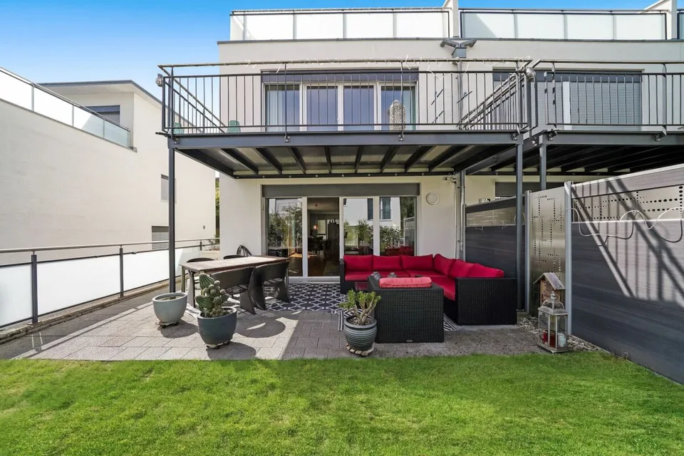 Modernes 5.5-Zimmer-Eck-Reihenhaus mit Wärmepumpe & Solaranlage – Foto 8 von 21