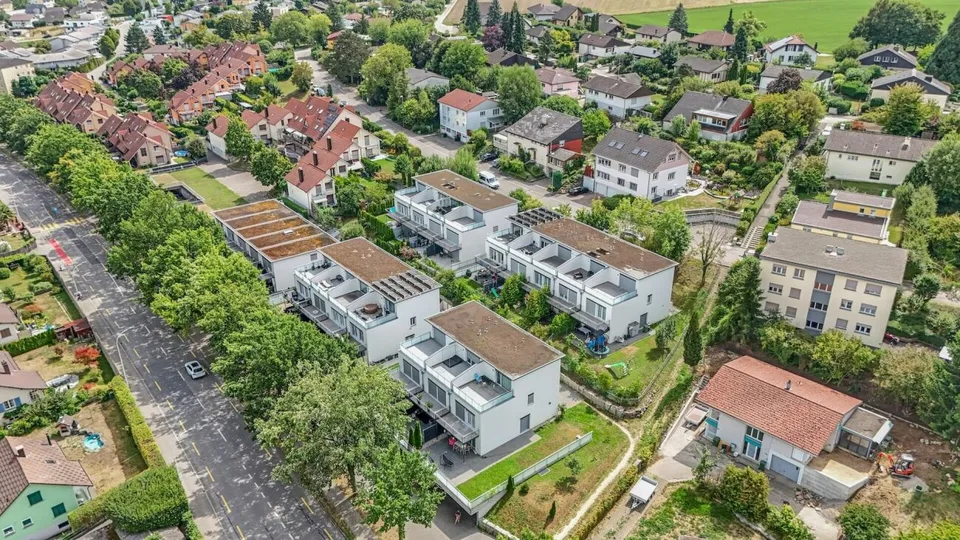 Modernes 5.5-Zimmer-Eck-Reihenhaus mit Wärmepumpe & Solaranlage – Foto 21 von 21
