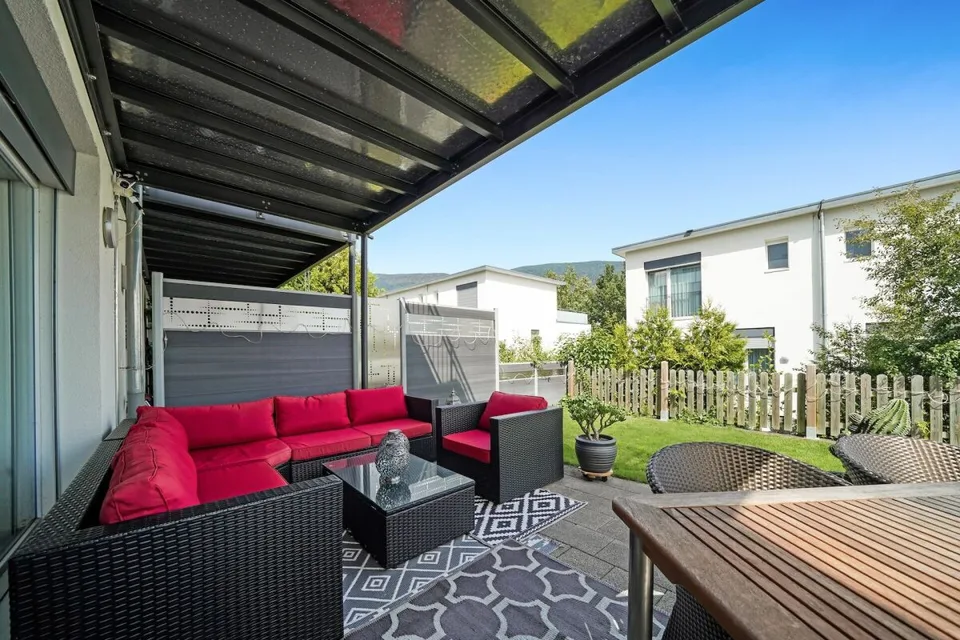 Modernes 5.5-Zimmer-Eck-Reihenhaus mit Wärmepumpe & Solaranlage – Foto 9 von 21