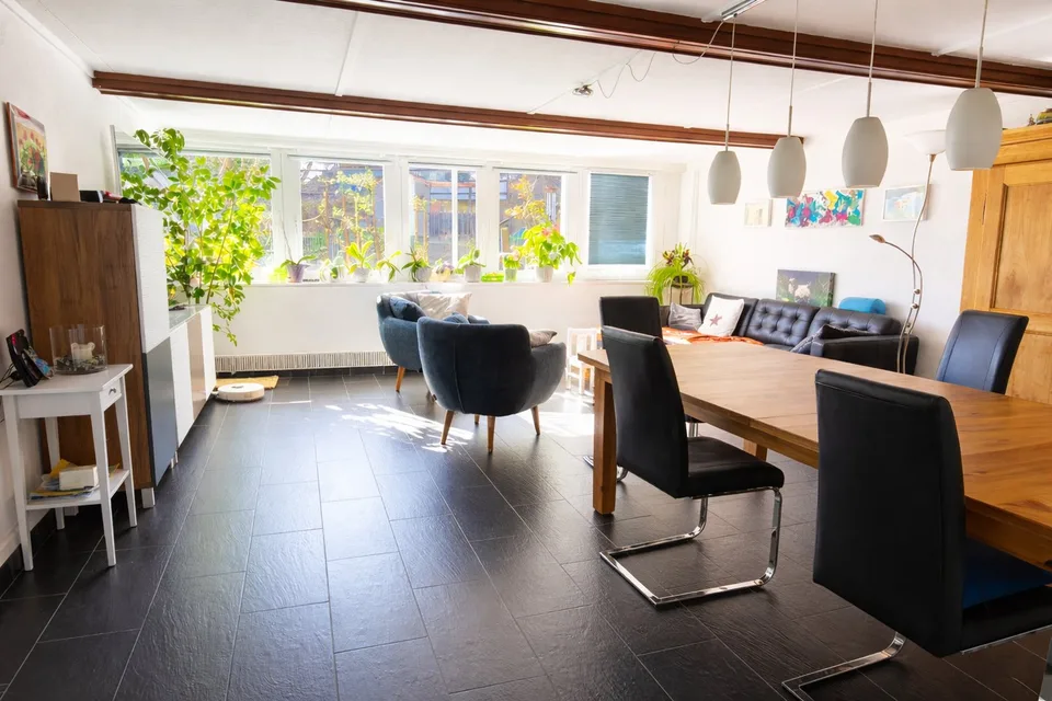 Casa unifamiliare di 6 1/2 locali con un appartamento annesso di 3 1/2 locali
