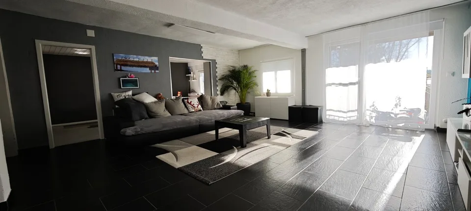 Casa unifamiliare di 6 1/2 locali con un appartamento annesso di 3 1/2 locali