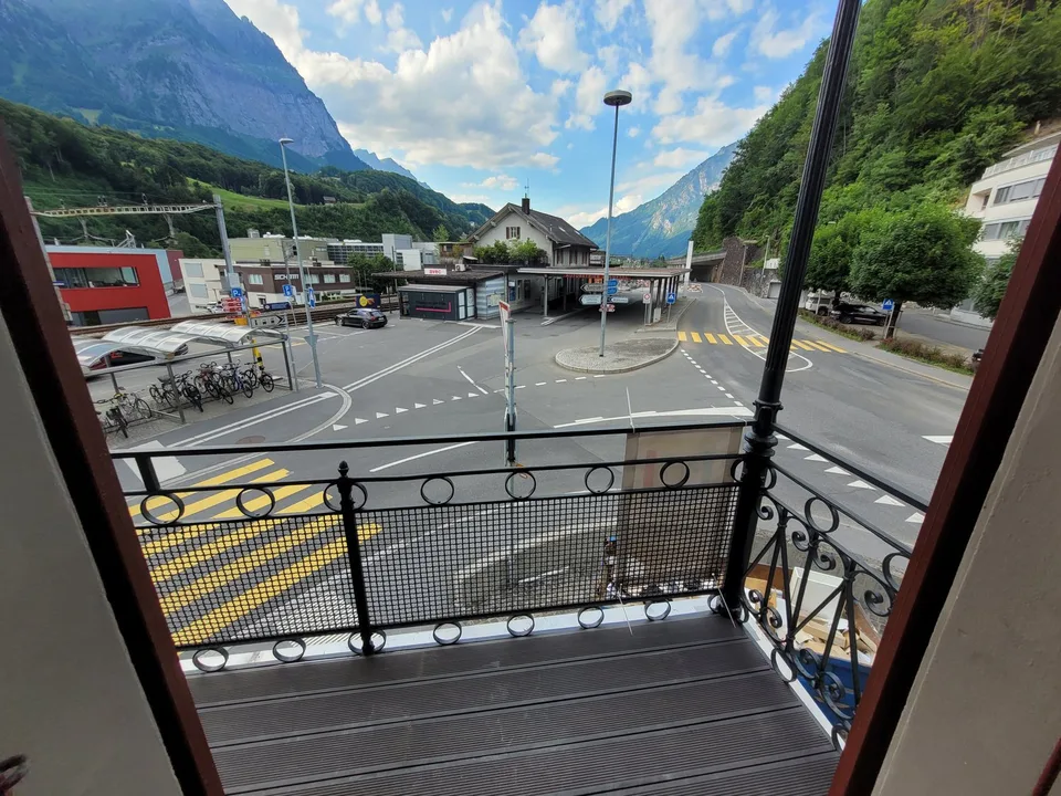 Ertragsstarkes Mehrfamilienhaus mit 10 Wohnungen in Schwanden GL – Foto 5 von 14