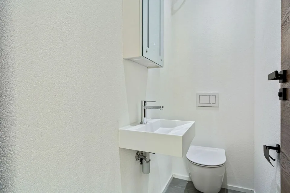 Courtelary, wunderschöne 4.5-Zimmer-Wohnung im Erdgeschoss