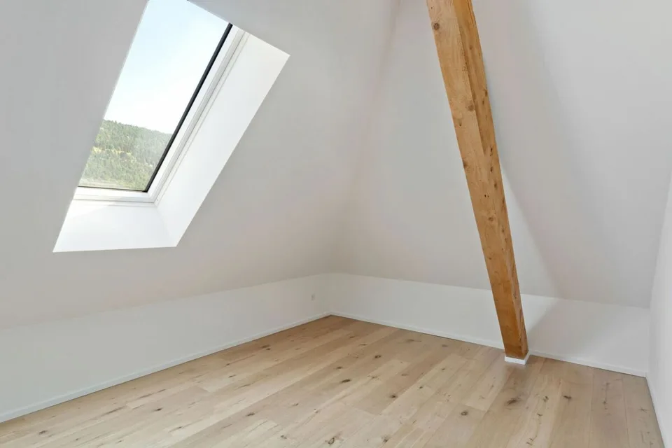 Courtelary, wunderschönes 4.5-Zimmer-Dachapartment