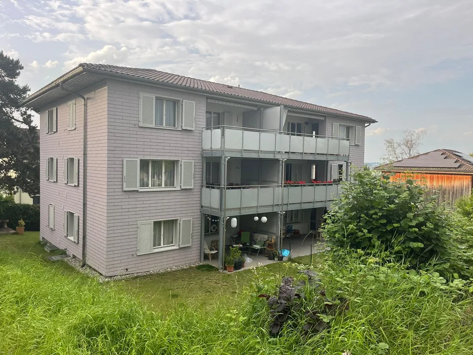 Appartement 4 pièces lumineux avec balcon à Beinwil am See – disponible immédiatement