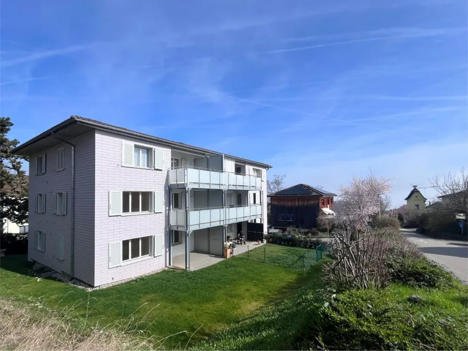 Appartement 4 pièces lumineux avec balcon à Beinwil am See – disponible immédiatement