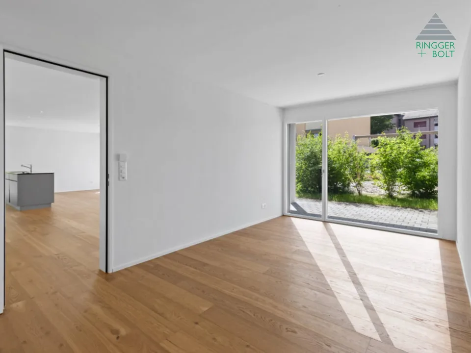 Moderne 2.5-Zimmer-Gartenwohnung mit grosszügigem Sitzplatz in Zwillikon