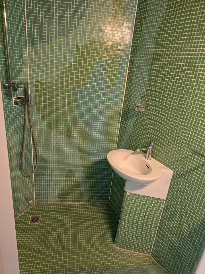 Belle partie de maison non conventionnelle pour les amoureux de jardin dans un excellent emplacement à Uesslingen