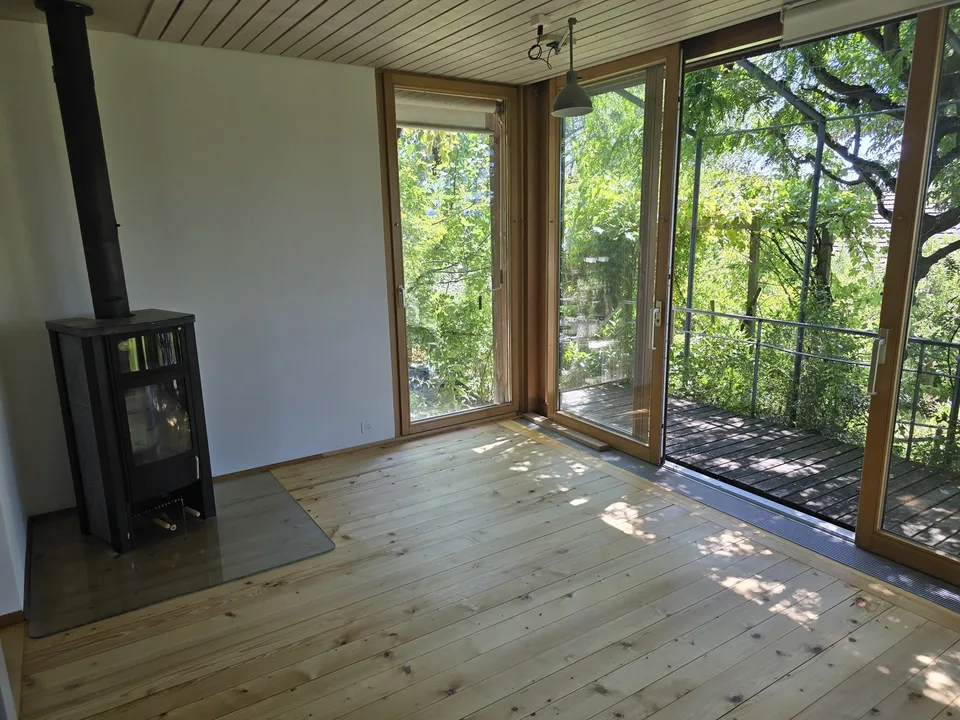 Belle partie de maison non conventionnelle pour les amoureux de jardin dans un excellent emplacement à Uesslingen