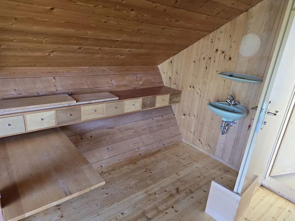 Belle partie de maison non conventionnelle pour les amoureux de jardin dans un excellent emplacement à Uesslingen