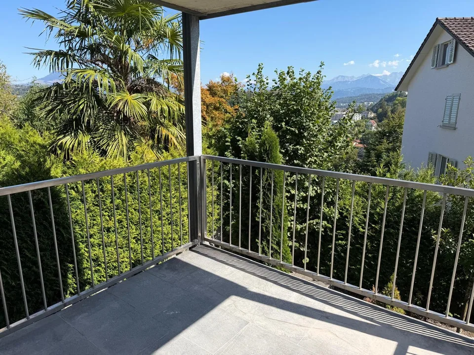 Incantevole appartamento mansardato di 4 locali con vista a Lucerna-Reussbühl – foto 2 di 17