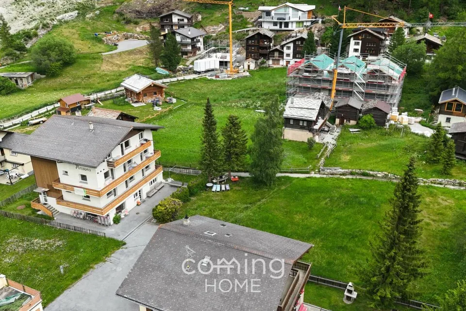 Attrattiva casa di gruppo a Saas-Grund con potenziale di ampliamento e panorama alpino – foto 16 di 17