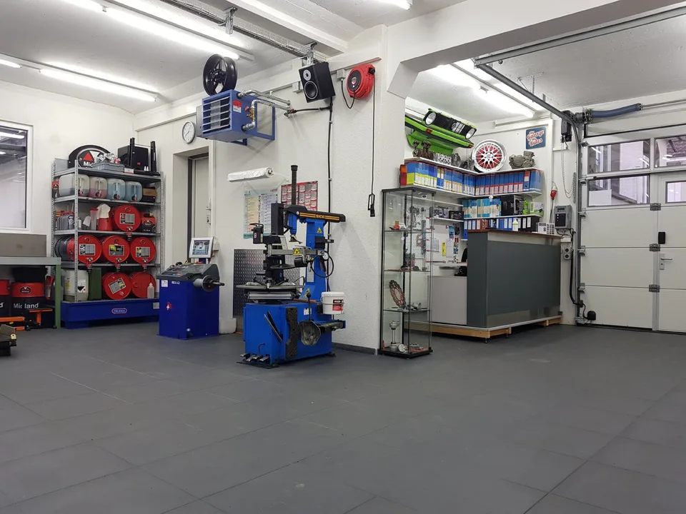 Atelier de car et de moto entièrement équipé avec 143 m² – photo 4 sur 15