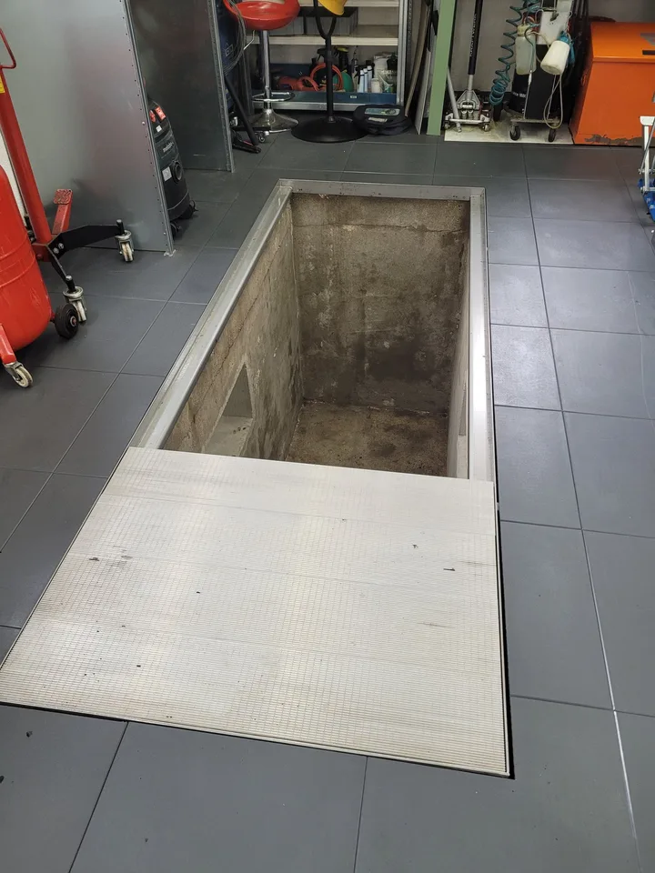 Atelier de car et de moto entièrement équipé avec 143 m² – photo 13 sur 15