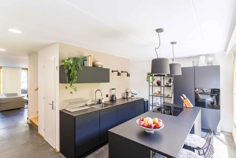 MODERNES 6.5 ZIMMER REIHENMITTELHAUS IN DER NÄHE VON BASEL – Foto 2 von 8