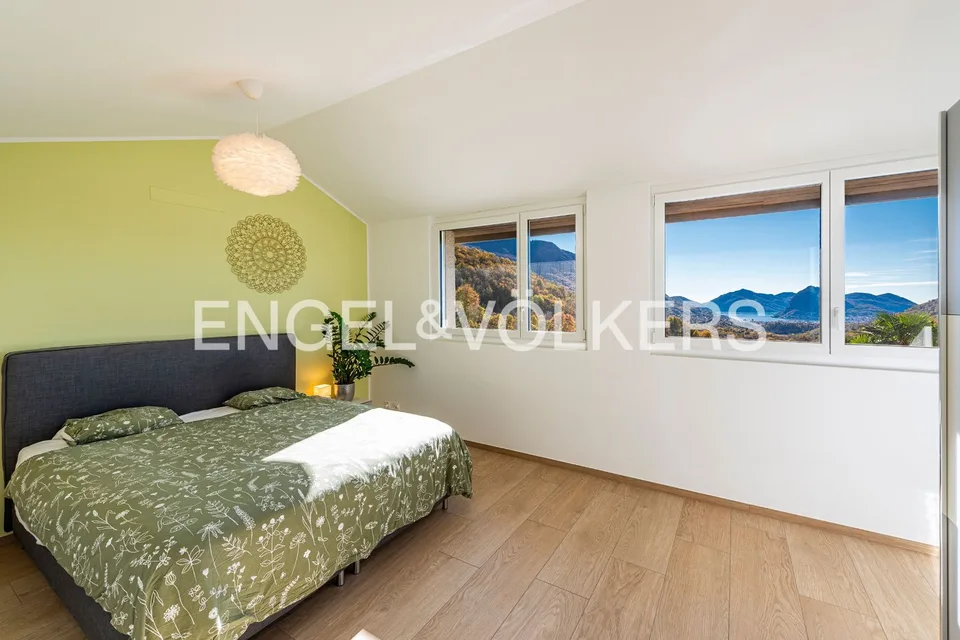 Vaste villa dans le vert avec beaucoup de potentiel – photo 11 sur 13