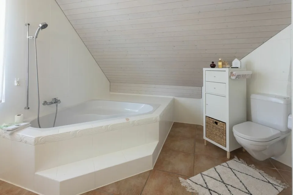 Exklusives Landhaus mit Pool & idyllischem Garten in Pfungen – Foto 16 von 19