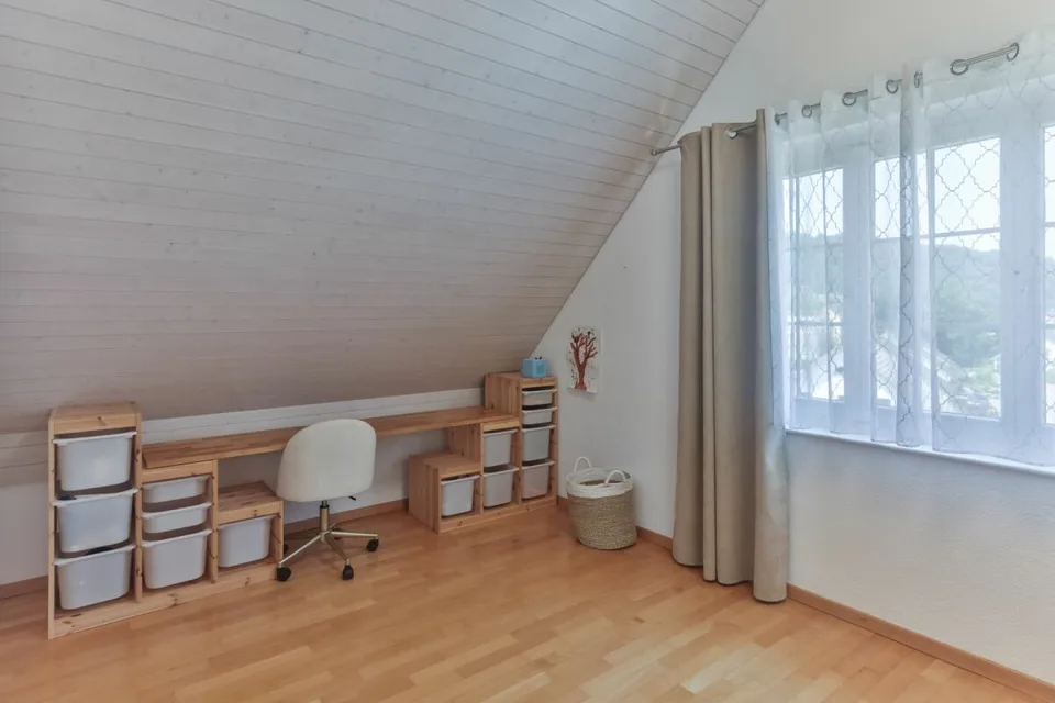Exklusives Landhaus mit Pool & idyllischem Garten in Pfungen – Foto 15 von 19