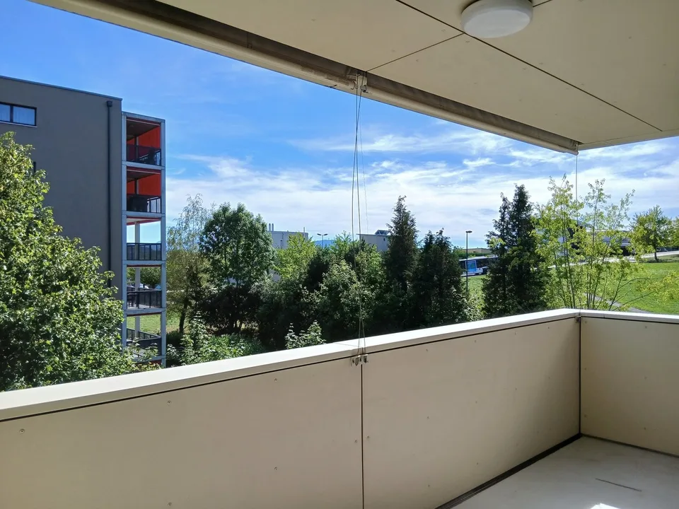 Spacious 2.5 rooms in the Beaumont neighborhood – photo 3 of 6