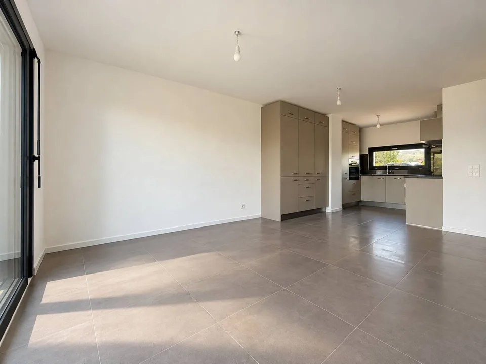 Neues 5-Zimmer-Haus mit Terrasse – Foto 4 von 11