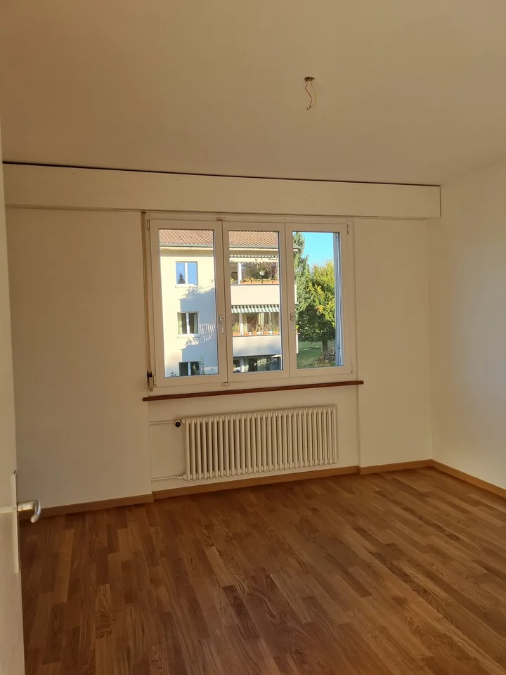 3-Bedroom Apartment with Sunny Balcony