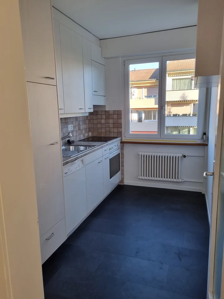 3-Bedroom Apartment with Sunny Balcony