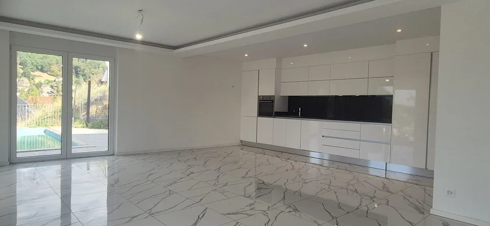Villa esclusiva di nuova costruzione con piscina – foto 8 di 21