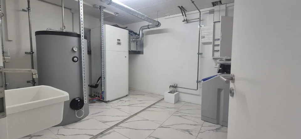 Villa esclusiva di nuova costruzione con piscina – foto 19 di 21