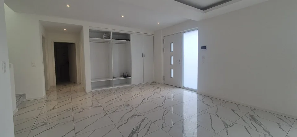 Villa esclusiva di nuova costruzione con piscina – foto 11 di 21