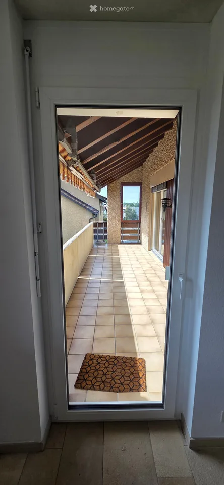 Helle 4.5-Zimmer-Wohnung mit Balkon und schöner Aussicht in Wangen-Brüttisellen