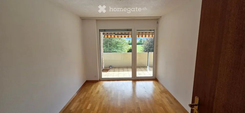 Helle 4.5-Zimmer-Wohnung mit Balkon und schöner Aussicht in Wangen-Brüttisellen